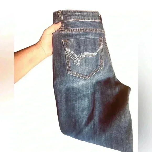 Salt Works  New York size 8 medium rise boot cut denim jeans. Medium wash. EUC - Picture 3 of 14